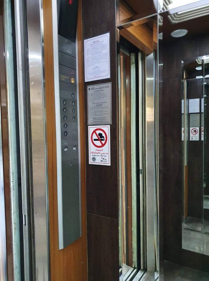 The Montana Lodge-Sathorn Банкок Екстериор снимка